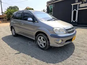Toyota Nadia 2003 Silver