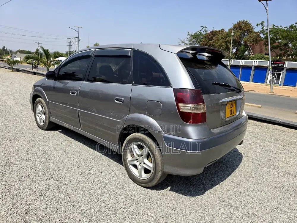 Toyota Nadia 2003 Silver