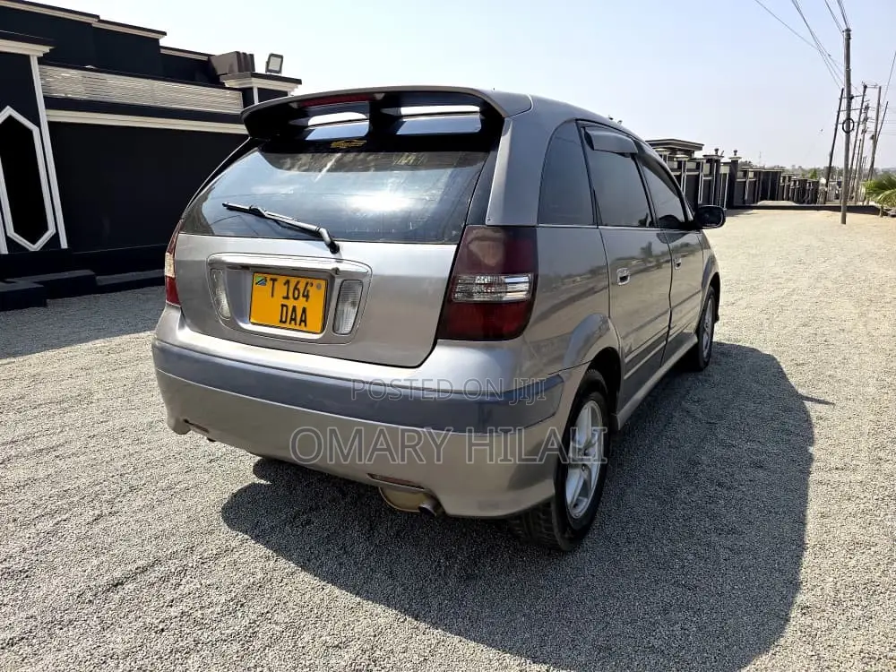 Toyota Nadia 2003 Silver