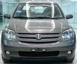 Toyota IST 2004