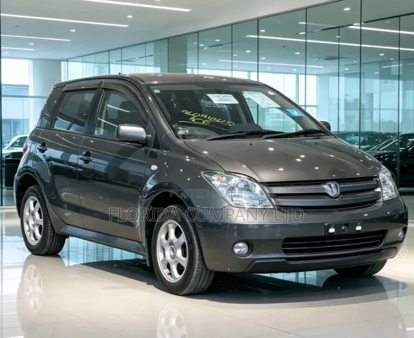 Toyota IST 2004