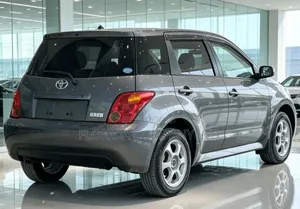 Toyota IST 2004