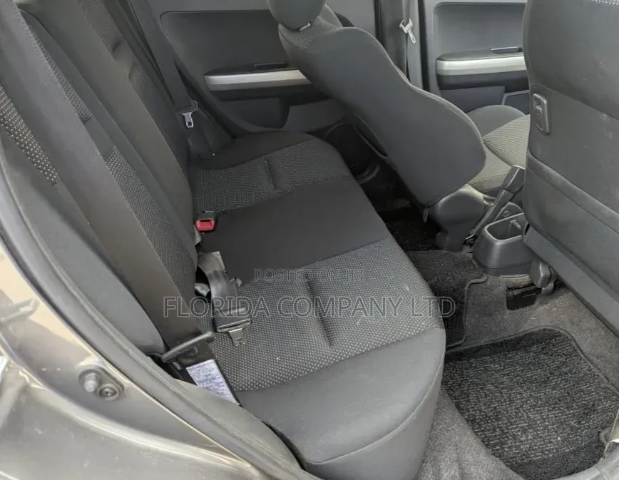 Toyota IST 2004