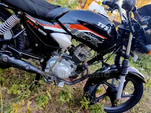 TVS HLX 125 2025 Black