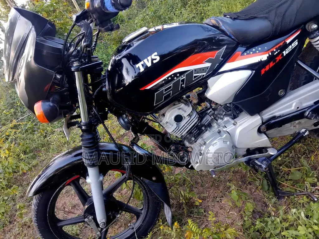 TVS HLX 125 2025 Black