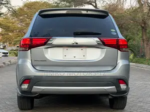 Mitsubishi Outlander 2014 Silver