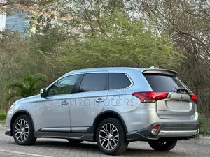Mitsubishi Outlander 2014 Silver