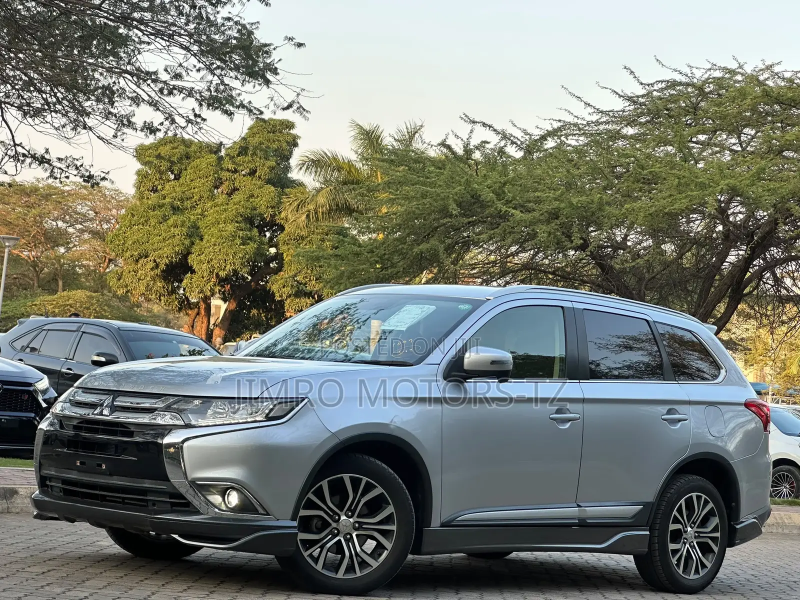 Mitsubishi Outlander 2014 Silver