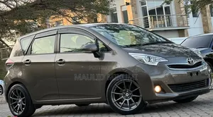 Toyota Ractis 2015 Gray