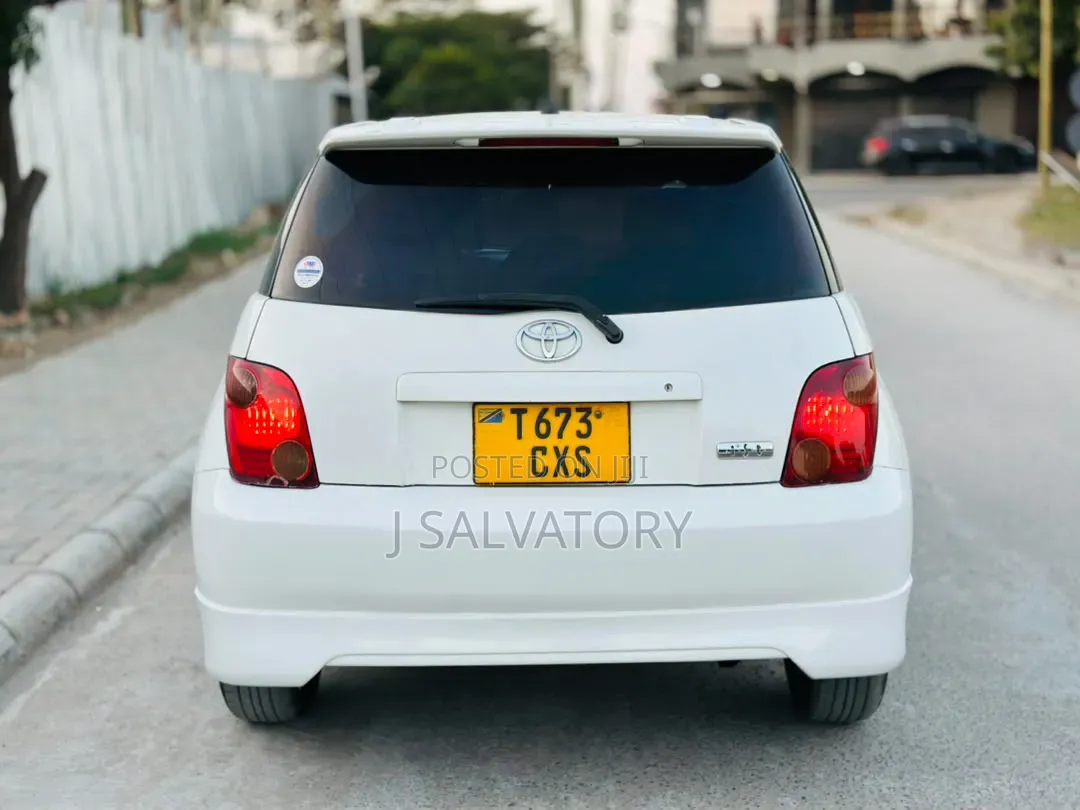 Toyota IST 2003 White