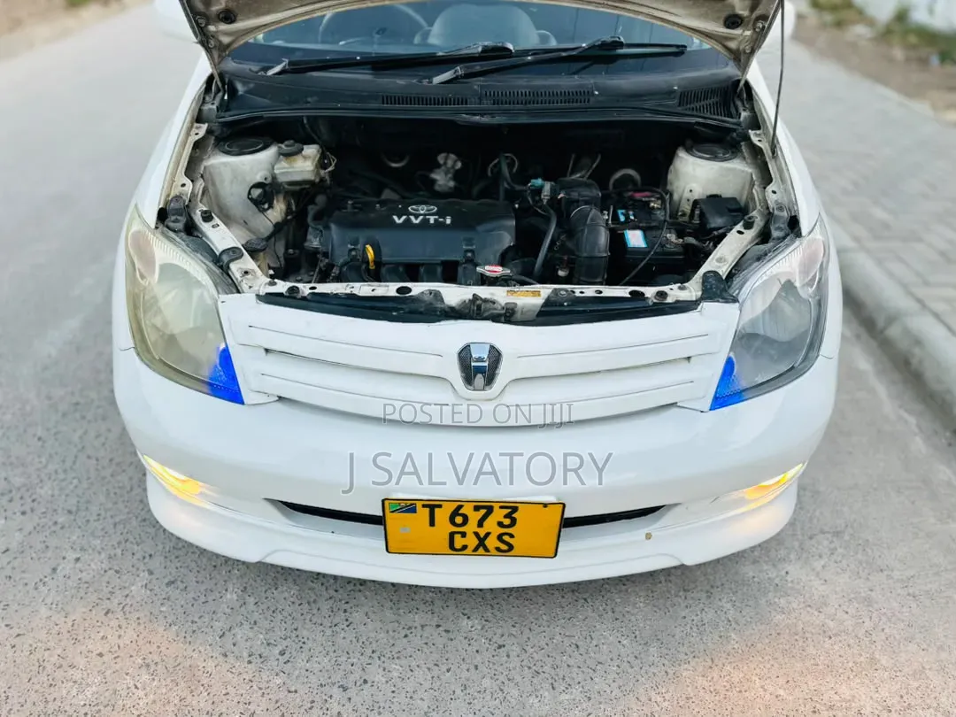 Toyota IST 2003 White