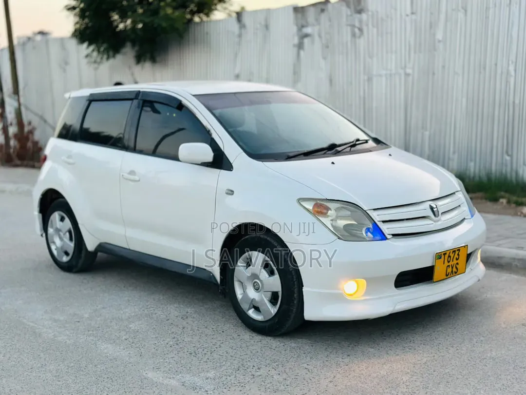 Toyota IST 2003 White