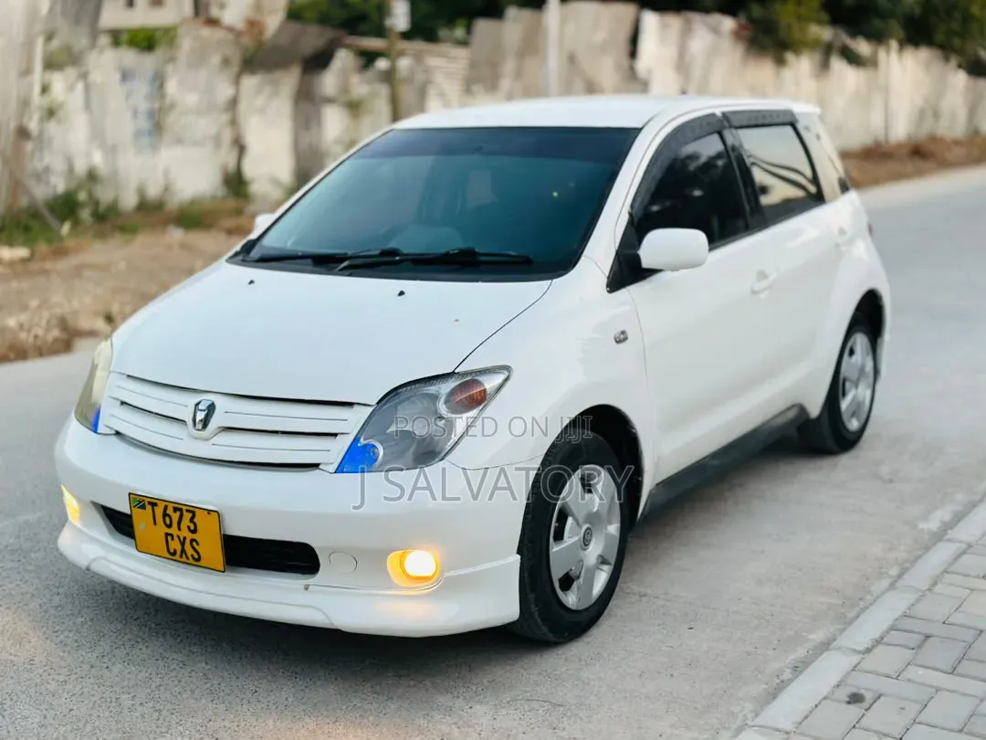 Toyota IST 2003 White