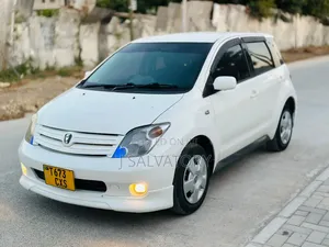 Toyota IST 2003 White
