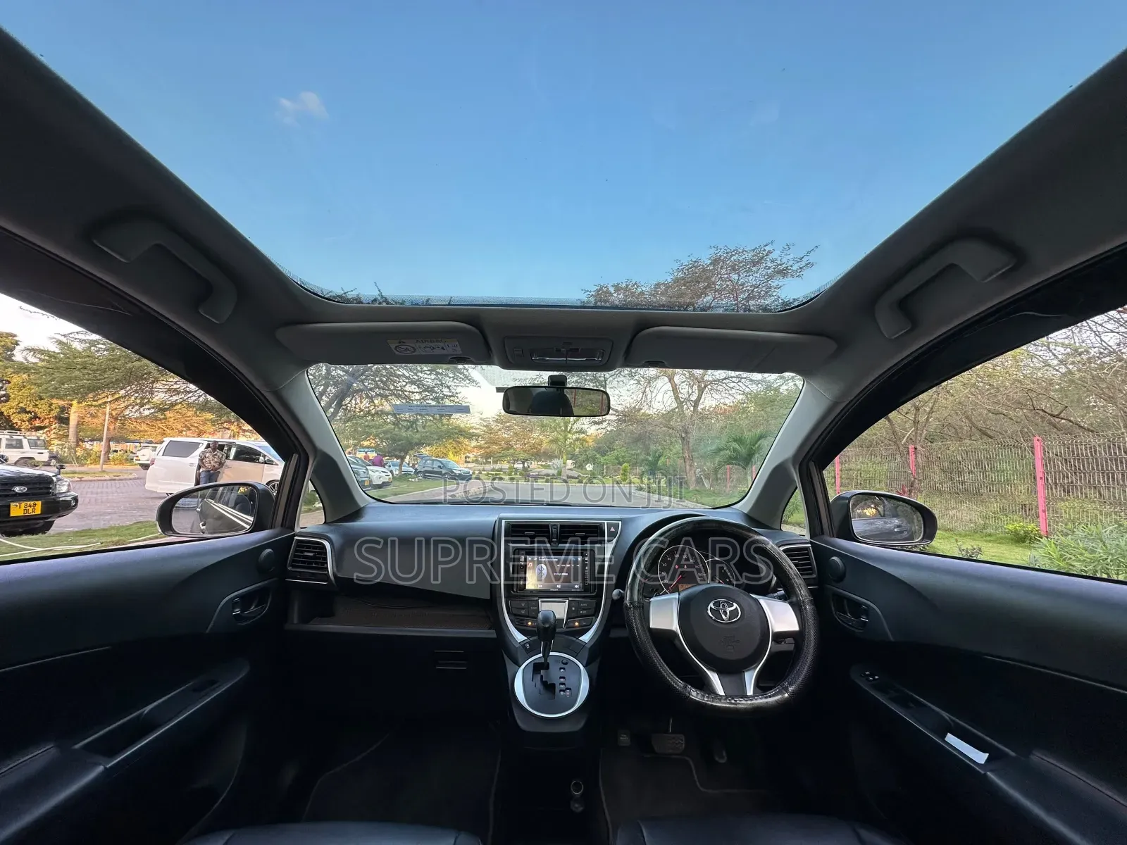 Toyota Ractis 2015 Beige