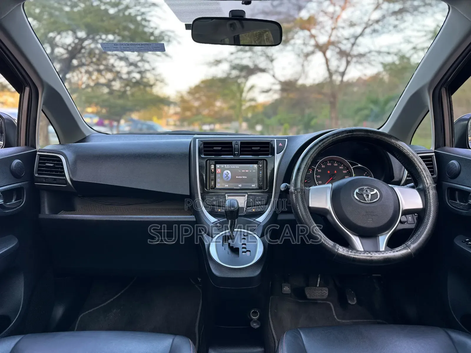 Toyota Ractis 2015 Beige