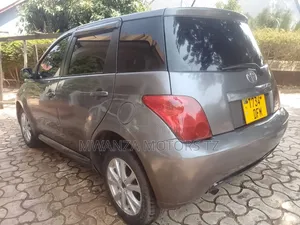 Toyota IST 2004 Gray