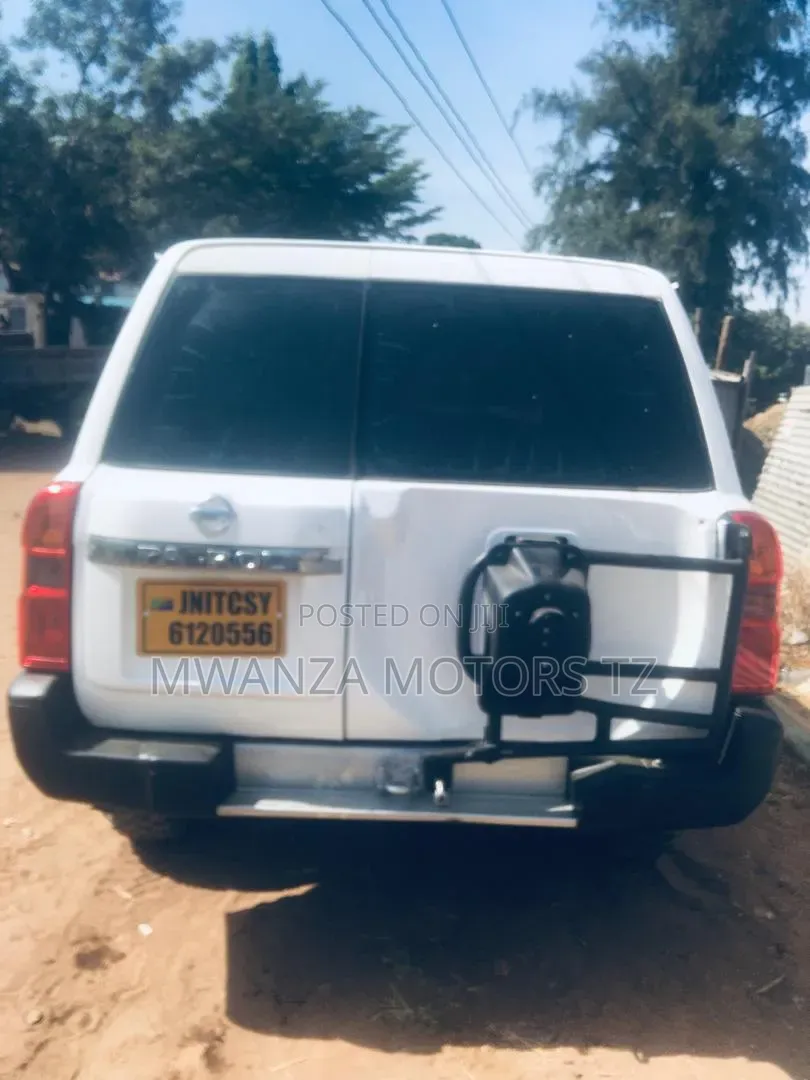 Nissan Patrol 2006 Off white