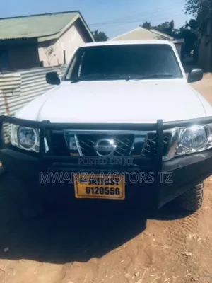 Nissan Patrol 2006 Off white