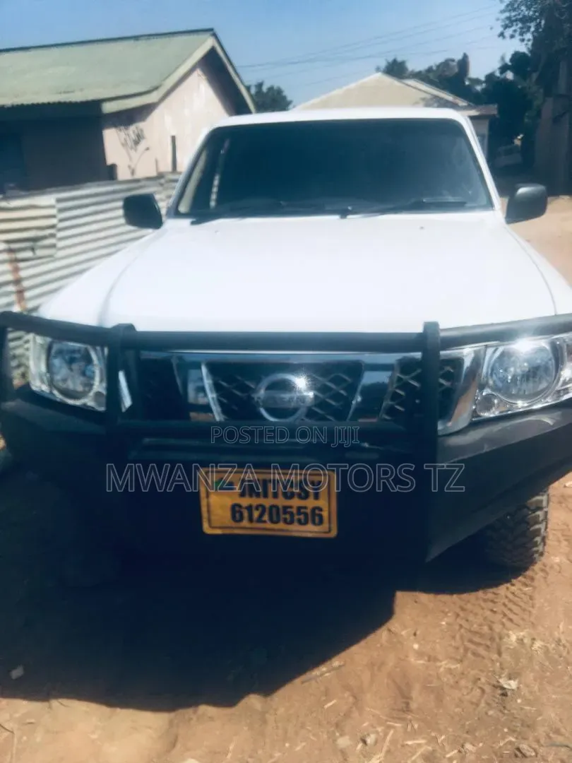 Nissan Patrol 2006 Off white