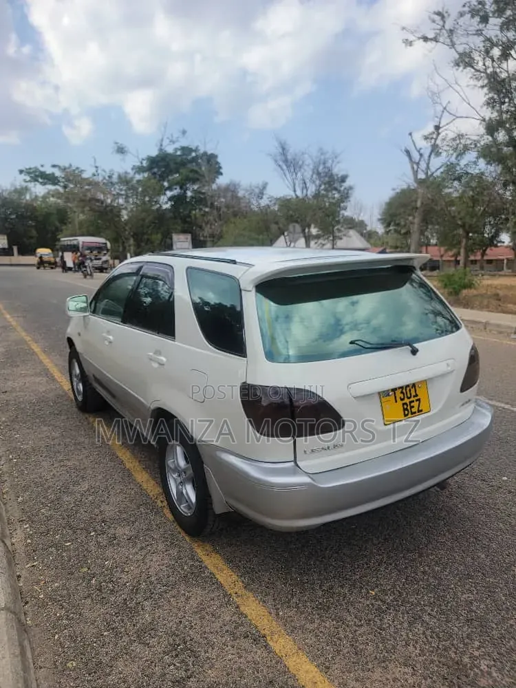 Toyota Harrier 1998 Pearl