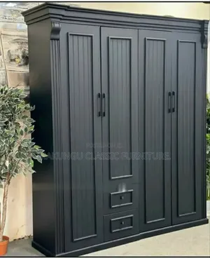 Kabati Ya Kisasa Ya Rangi Nyeusi Au Multicolored Ni Milango Minne