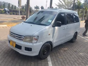 Toyota Noah 2001 Pearl