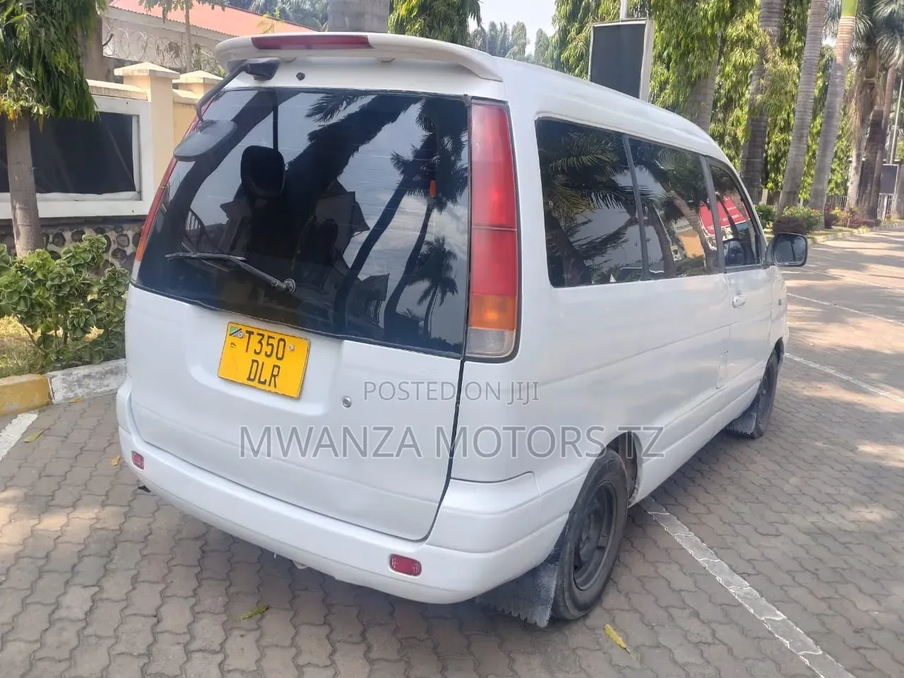 Toyota Noah 2001 Pearl