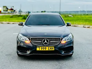 Mercedes-Benz E200 2015 Black
