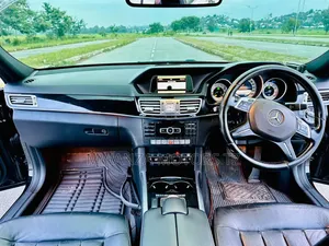 Mercedes-Benz E200 2015 Black