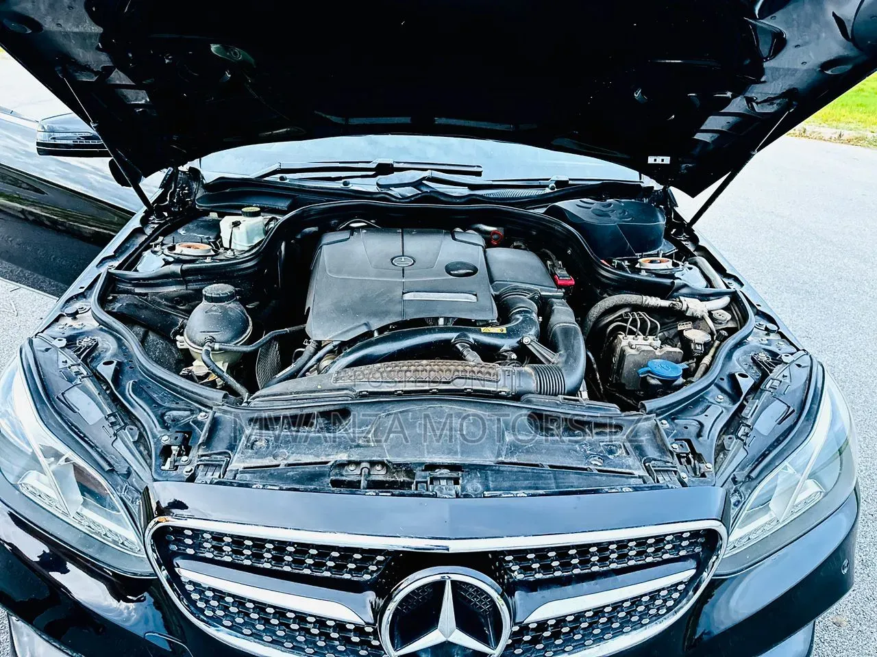 Mercedes-Benz E200 2015 Black