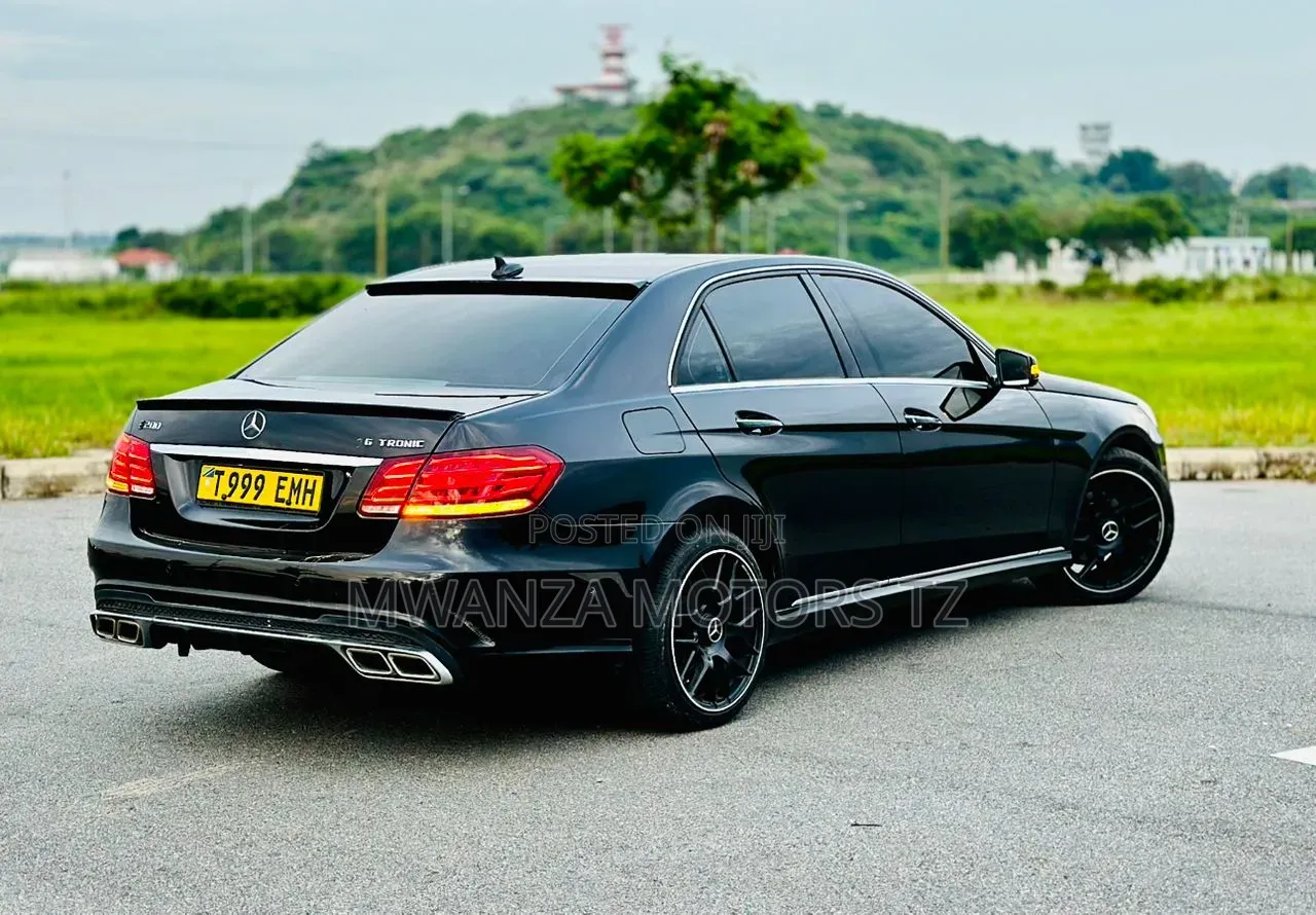 Mercedes-Benz E200 2015 Black