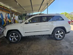 Jeep Cherokee 2013 White