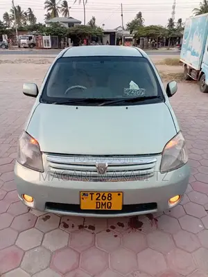 Toyota Raum 1.5 AWD 2004 Beige