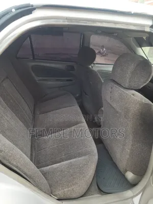 Toyota Corolla 2000 White