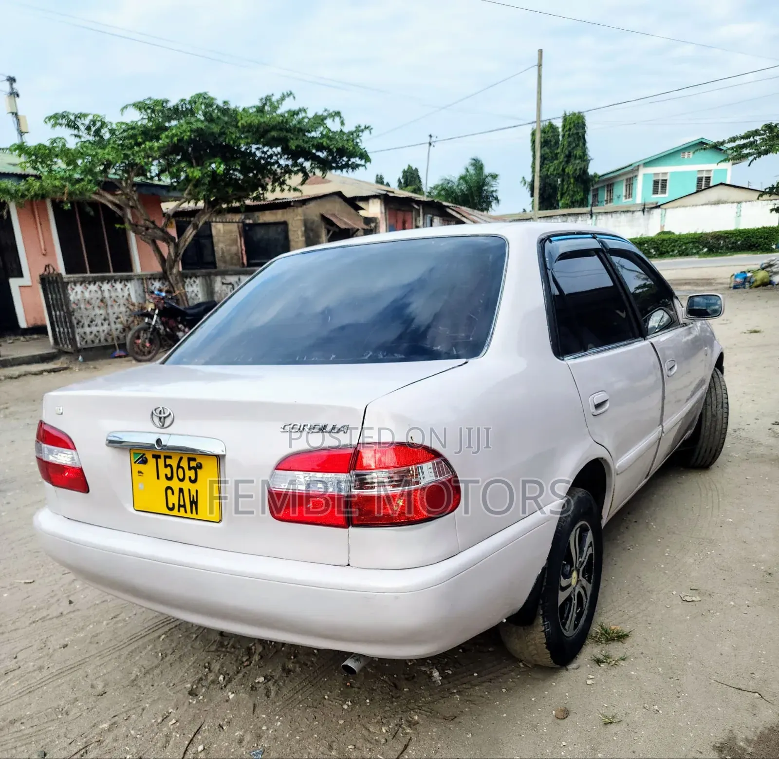 Toyota Corolla 2000 White