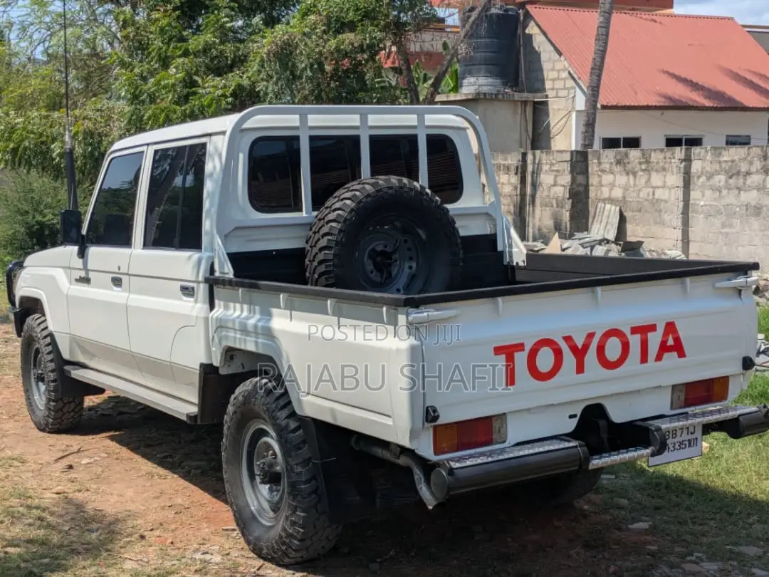 Toyota Land Cruiser 79 Series 2019 White