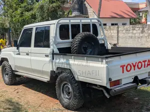 Toyota Land Cruiser 79 Series 2019 White
