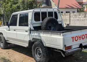 Toyota Land Cruiser 79 Series 2019 White