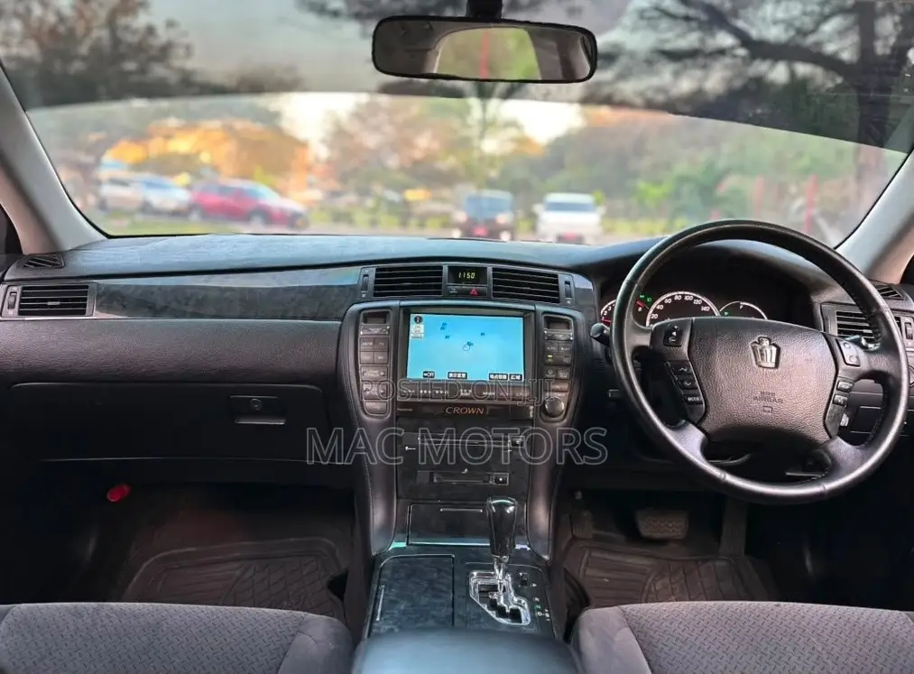Toyota Crown 2007 White