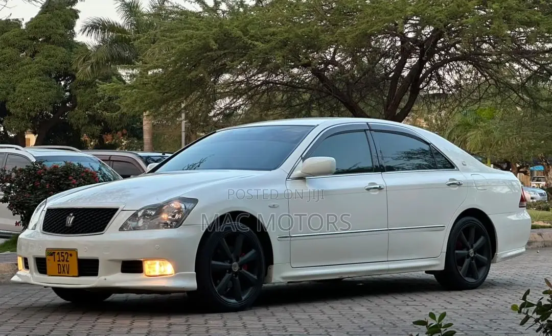 Toyota Crown 2007 White