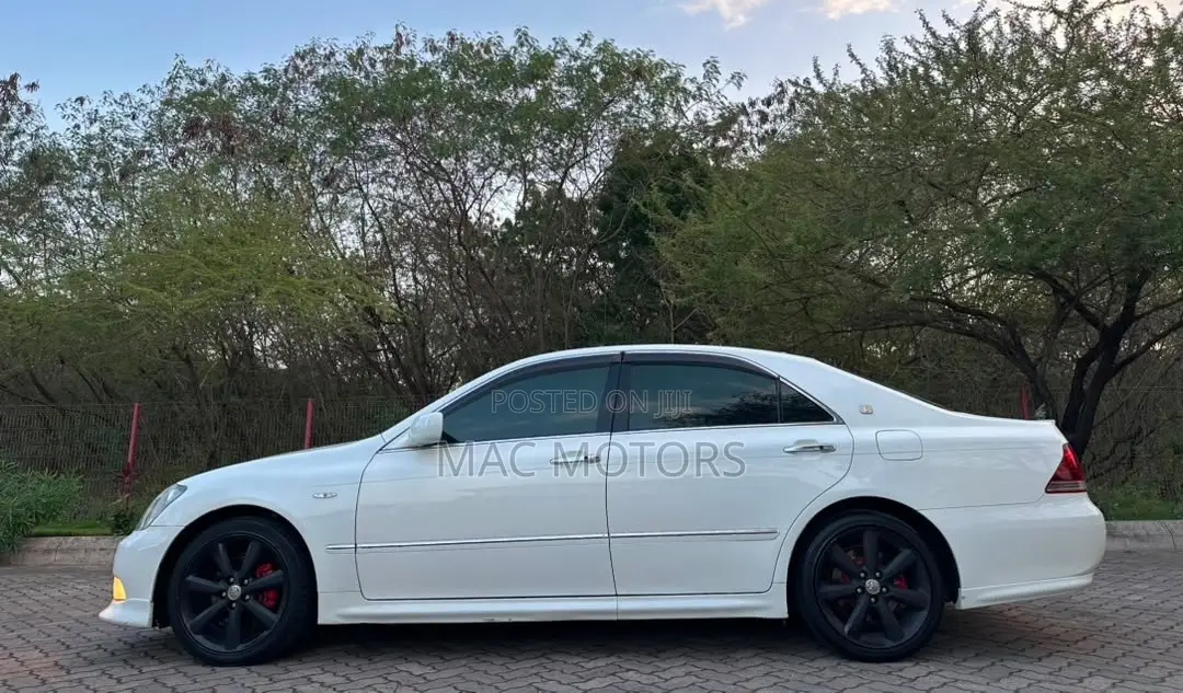 Toyota Crown 2007 White