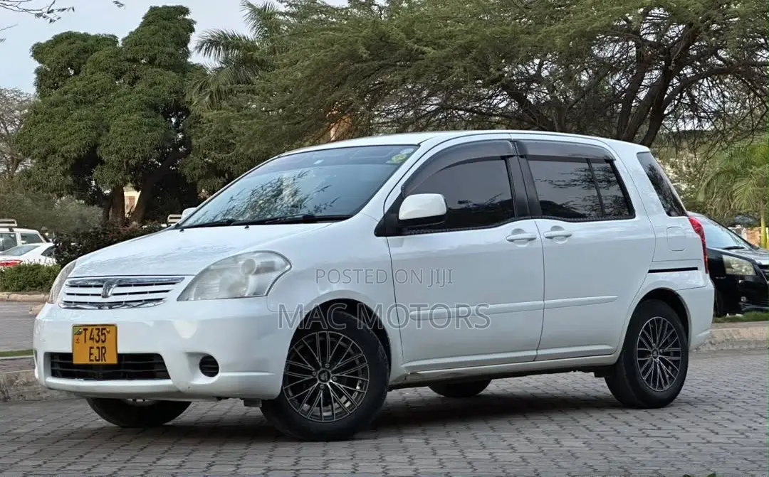 Toyota Raum 1.5 FWD 2005 White