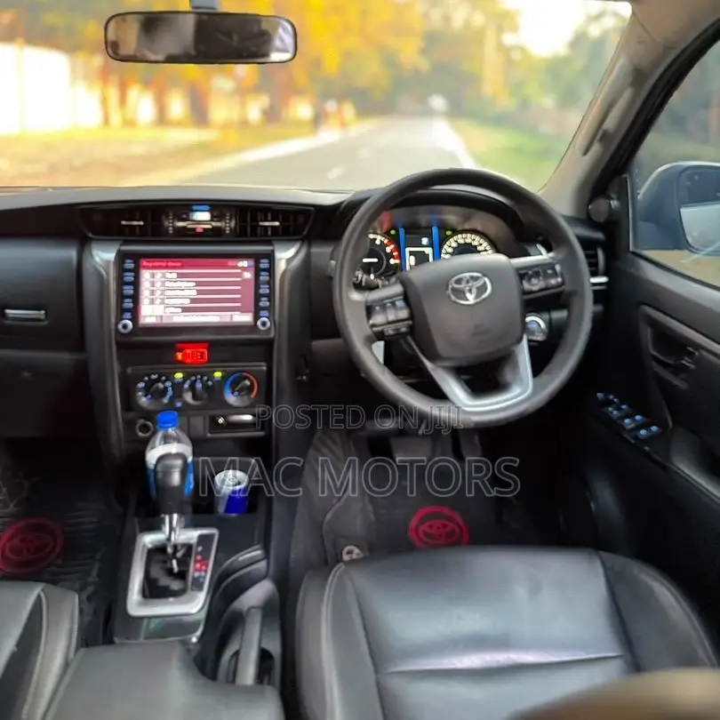 Toyota Fortuner 2.4 D AWD 2021 Silver