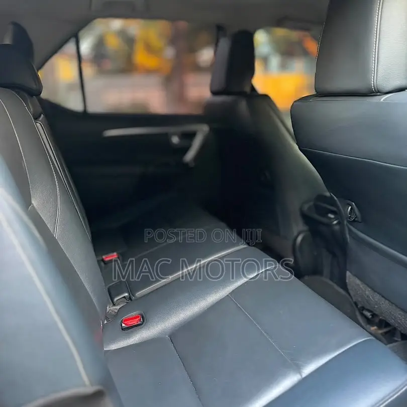 Toyota Fortuner 2.4 D AWD 2021 Silver
