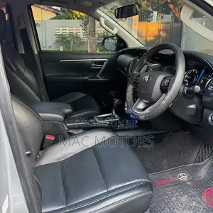 Toyota Fortuner 2.4 D AWD 2021 Silver