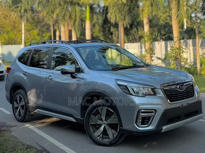 Subaru Forester 2019 Silver
