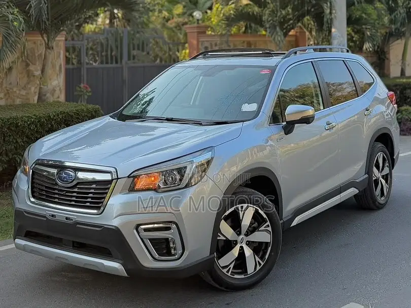 Subaru Forester 2019 Silver
