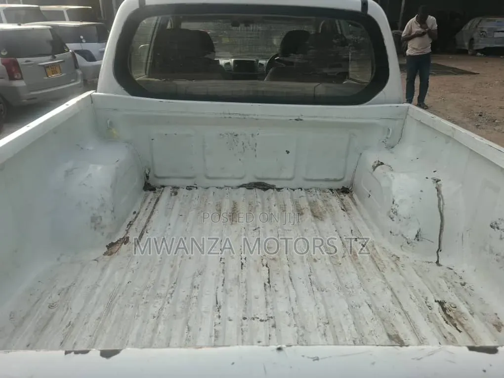 Mitsubishi L200 2009 White
