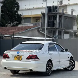 Toyota Crown 2005 Pearl